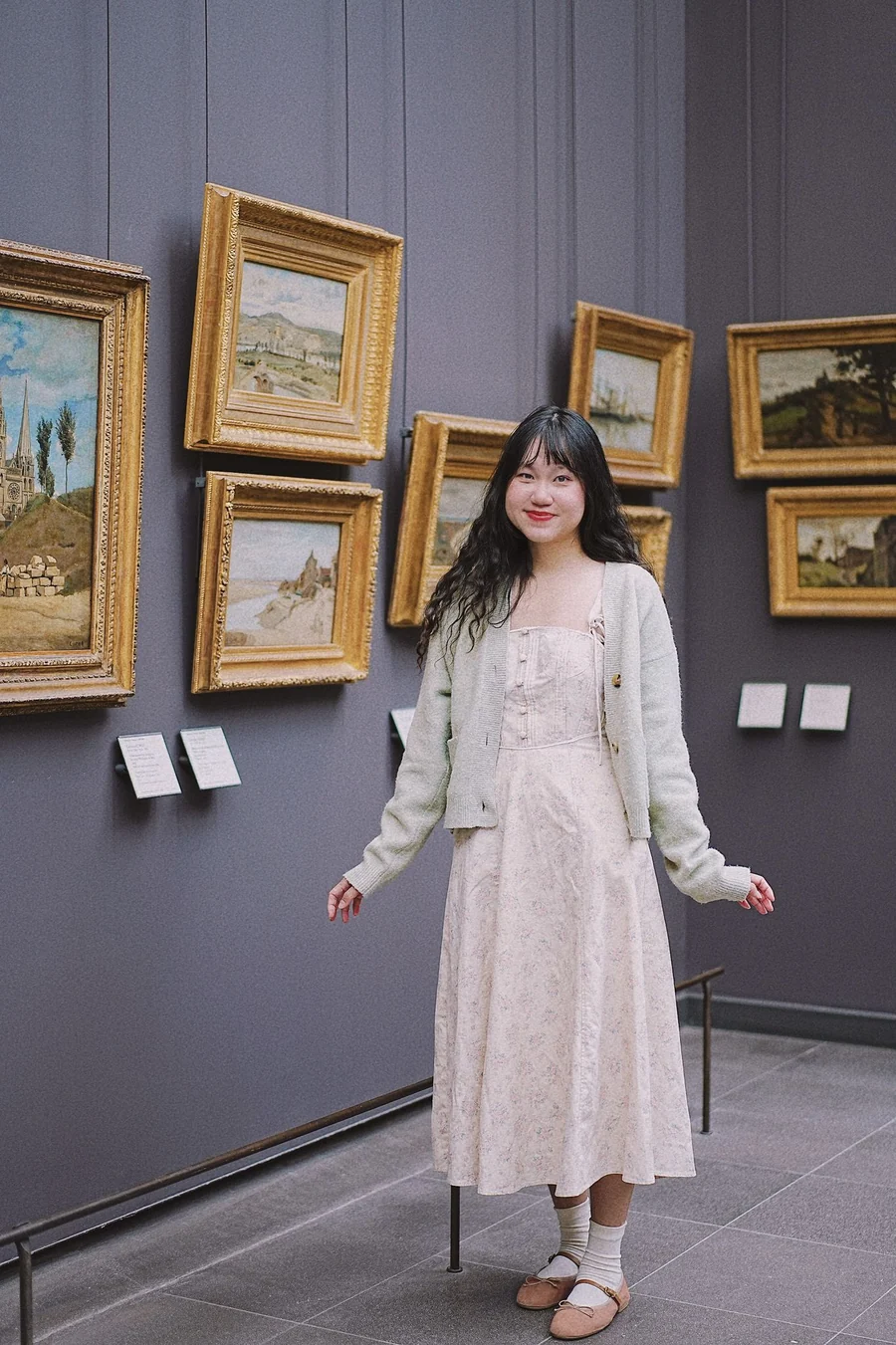 Lan in a gallery